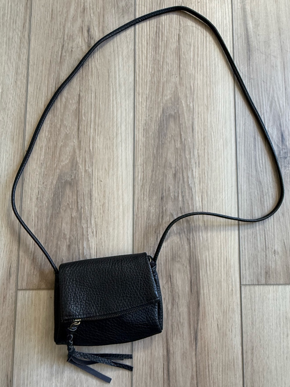 Missimo small black leather crossbody bag